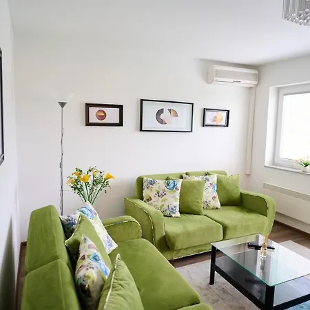 Apartment Paradise *
